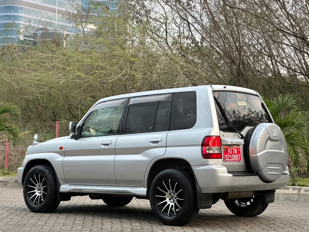 Mitsubishi Pajero GDI thumbnail 8